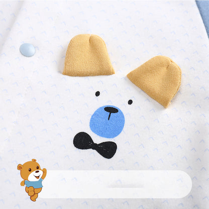 パステルカラーのベビー長袖ロンパースを並べたコーディネート写真
