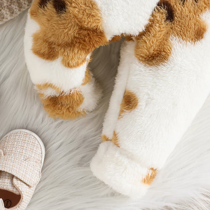 もこもこ素材で赤ちゃんを包み込むミルキーホワイトベビー服
