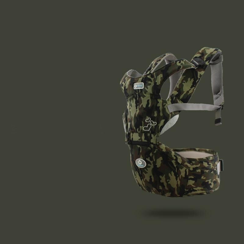 迷彩のヒップシート抱っこ紐 ウエストスツール 着用イメージ 白背景（ヒップシートキャリア）

