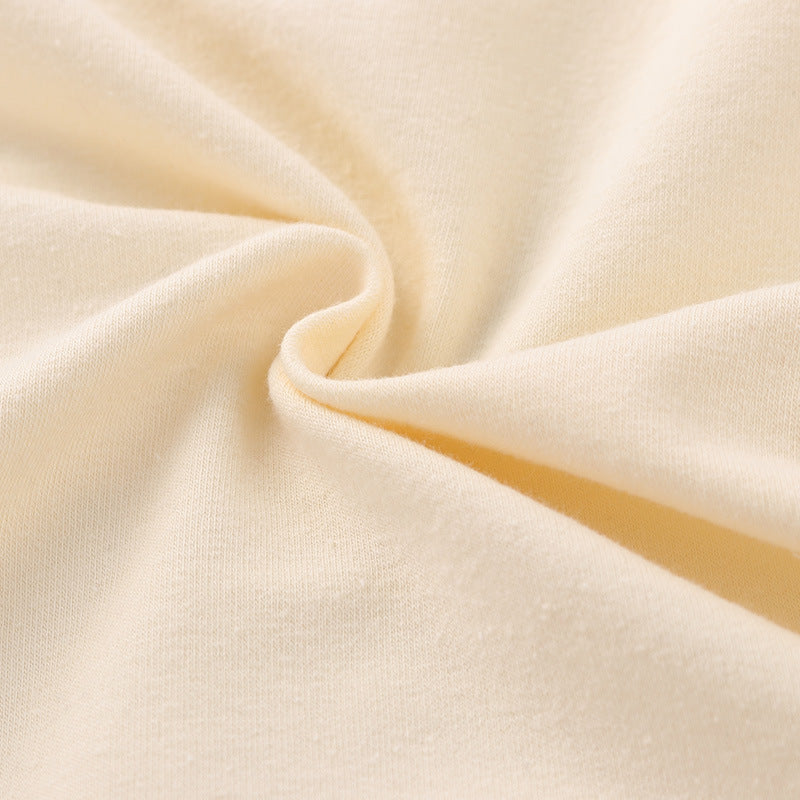 うさぎプリントトップスと花柄スカートのディテールアップ
