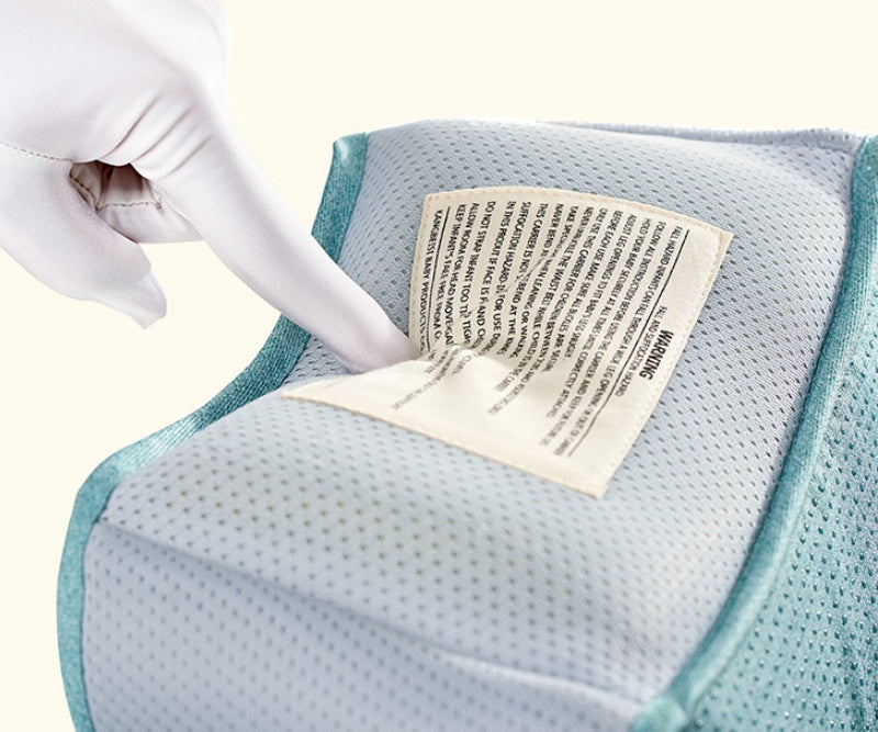 メッシュ生地とタグのクローズアップ 通気性ディテール（外出）
