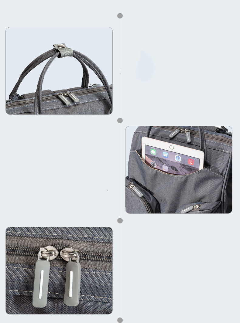 旅行用スーツケースと並べたマザーズバッグ（家族旅行に最適なベビーおでかけバッグ）
