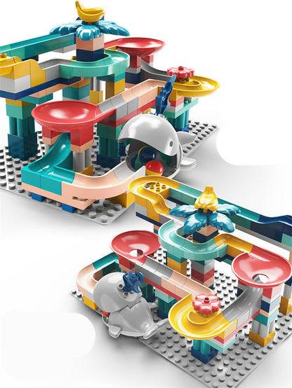 パッケージ箱と中身のレールパーツが並べられたセット内容イメージ
