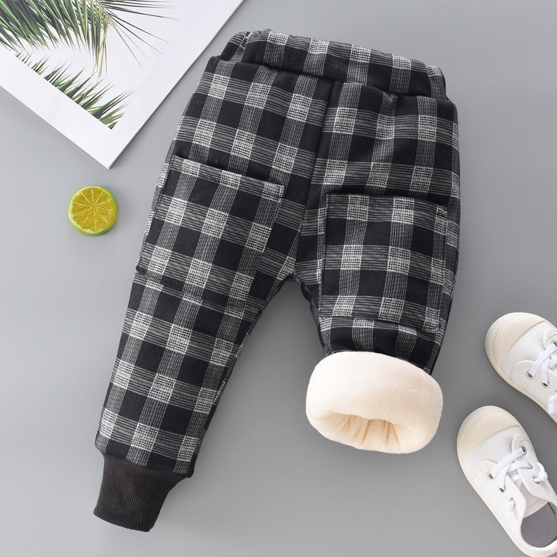 柔らかいフリース裏地の暖かパンツ
