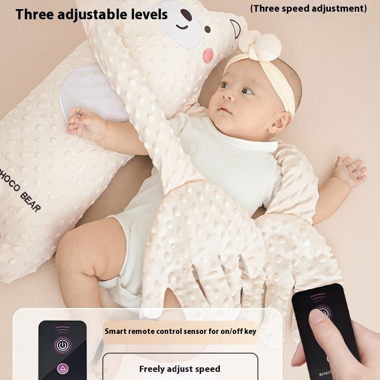 アーム部分で赤ちゃんを包み込むスリーピングクッション使用イメージ
