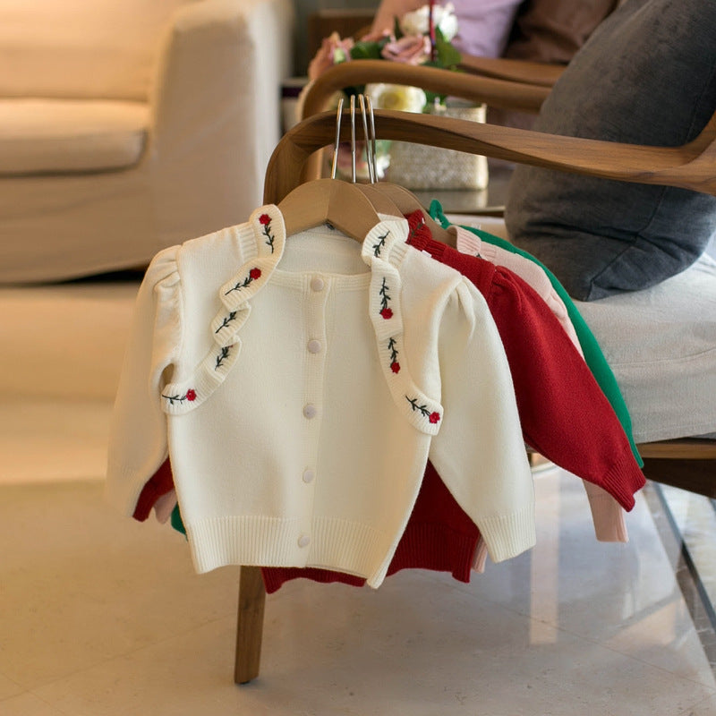 レース襟とローズ刺繍付きベビーカーディガン ホワイトカラー
