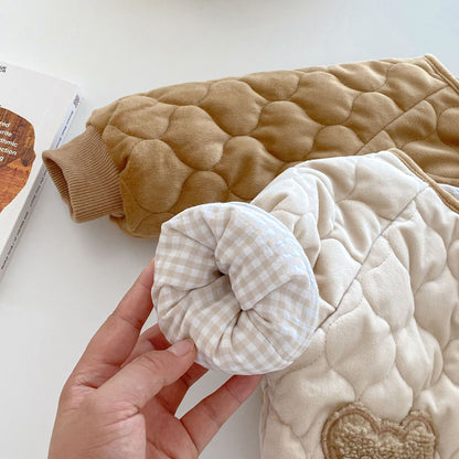 ふんわり中綿入りであたたかい子ども用ポリエステルジャケット
