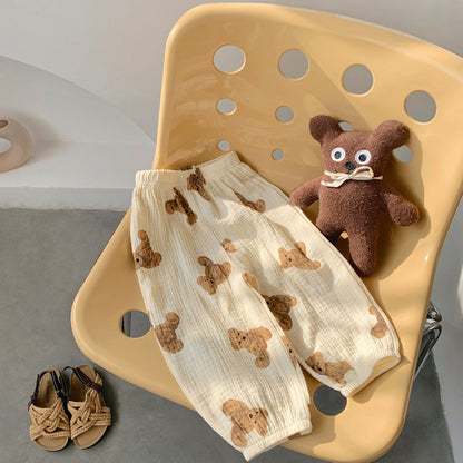 肌をしっかり覆って虫刺され対策にもなる子ども用ロングパンツ
