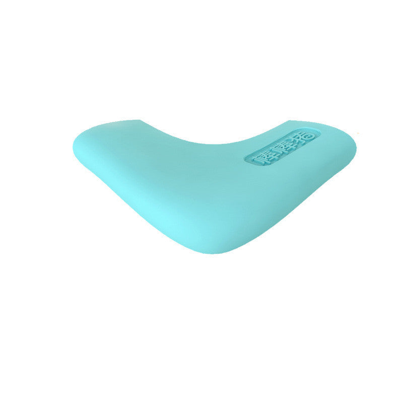 テーブル角に装着したシリコン製角ガード
