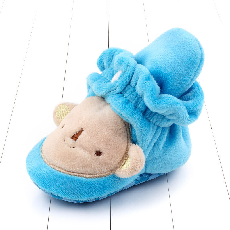 滑り止め付きソフトソールが見えるトドラーシューズの底面クローズアップ
