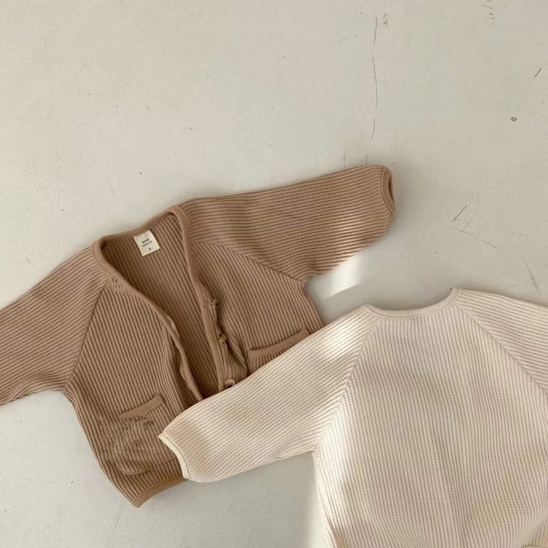 春秋用コットン素材のベビートップス
