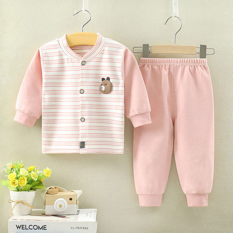 ピンクカラーの長袖ベビーパジャマセット前面イメージ
