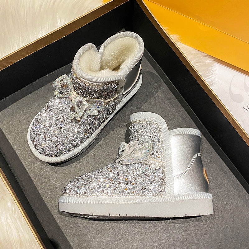 シルバースパンコールブーツと内側起毛ライニングのアップ写真
