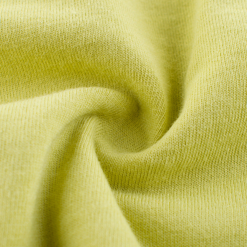 コットン生地のやわらかな質感が伝わるキッズTシャツの素材アップ
