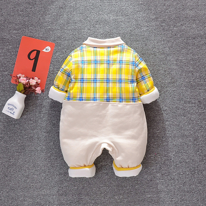 イエローチェック柄トップのクマポケット付き長袖ベビーロンパース背面スタイル

