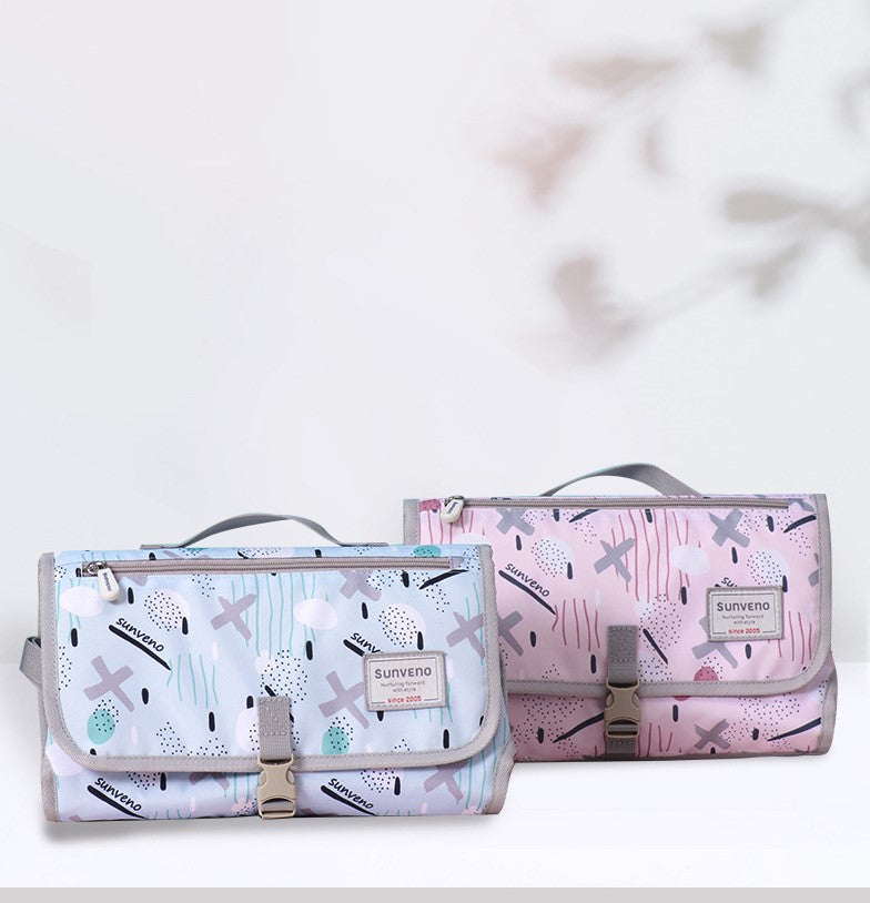 展開して使う携帯おむつ替えシート ねんねスペース（おむつ替えマット）
