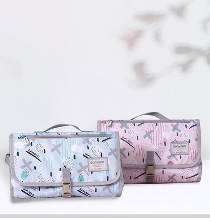 展開して使う携帯おむつ替えシート ねんねスペース（おむつ替えマット）
