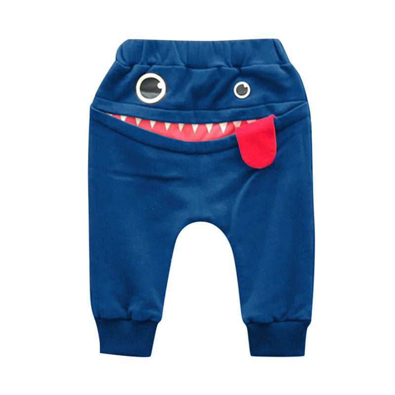 小さなお子さまの動きに合わせやすいゆったりシルエットのサルエルパンツ
