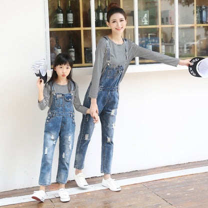 親子リンクで特別感が高まる ママと娘デニムオーバーオール ダメージデザイン デニム素材 キッズ9~17・ママXS~XL