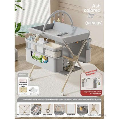 ローラー付きで移動が簡単なベビーテーブル
