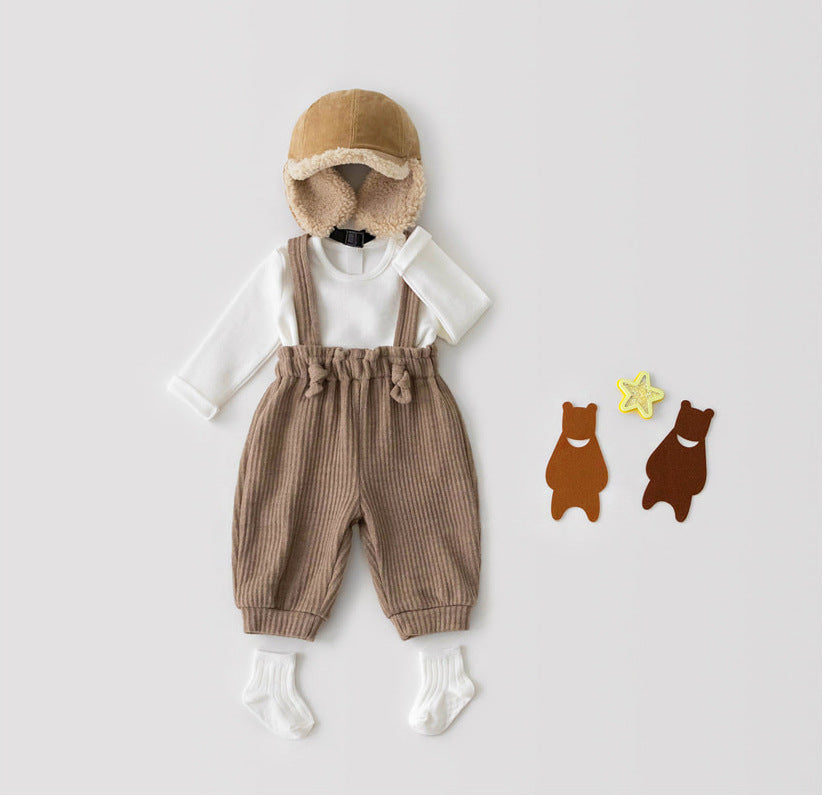 赤ちゃん用リブサロペットパンツの全体ビジュアル
