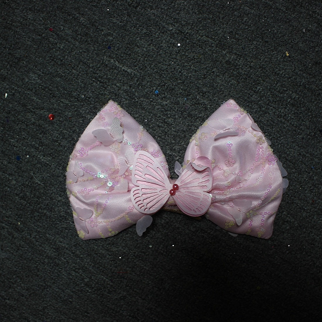 リボン付きの可愛いプリンセスドレス
