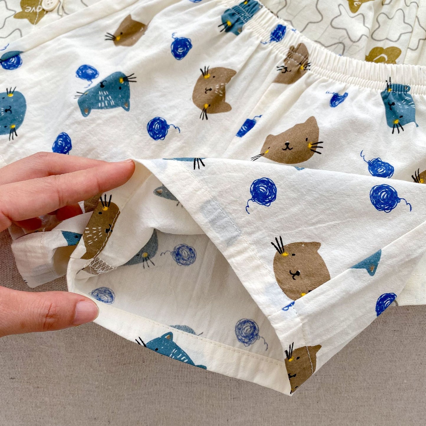 さらっと涼しくきちんと可愛い 男の子半袖襟付きシャツ上下セット 子ねこ＆スターラブ柄 コットン素材 73~110cm