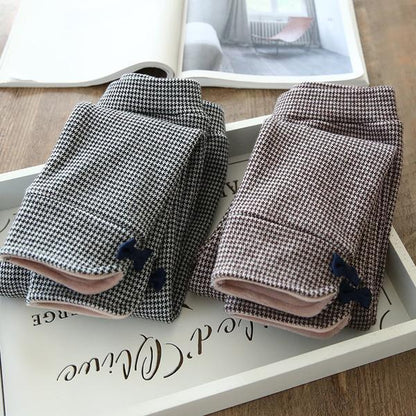 やわらかなコットン素材を使った女の子用ロングパンツ前面
