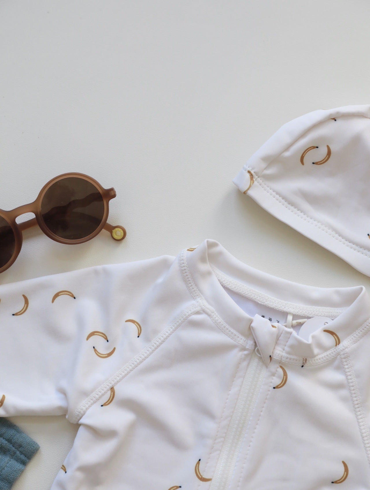 キッズ女の子 UV対策 ラッシュガード風 長袖ワンピース水着 フロントジップ フリル付き 高伸縮ポリエステル 80cm・90cm・100cm・110cm・120cm・130cm