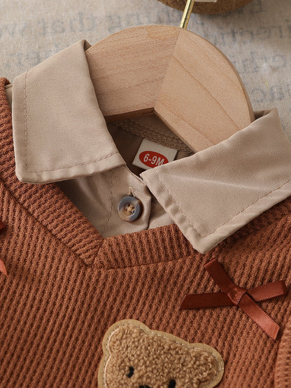 ブラウスの上にニットベストを重ねたチェック柄スカートコーデ全体イメージ
