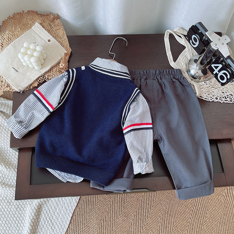 ゾウ柄ニットベストのディテール
