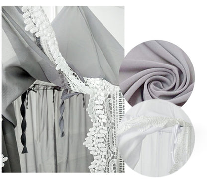 グレーのシフォン生地とレーストリムの質感が分かるクローズアップ写真（グレーシフォンレース天蓋ディテール）
