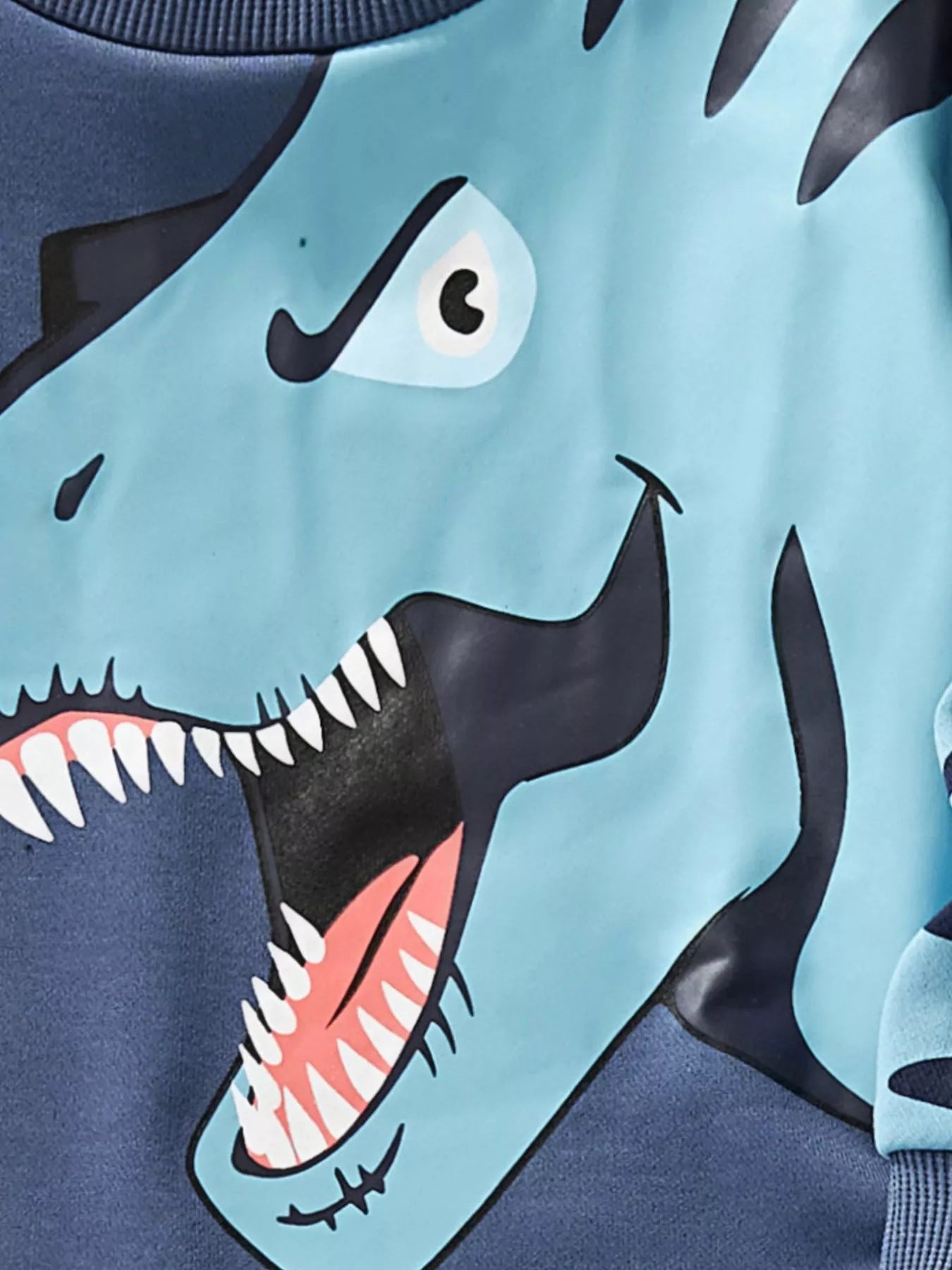 子ども用スウェット上下セットの全体コーデ
