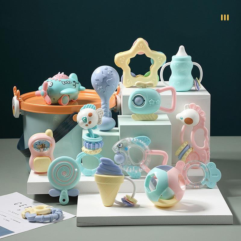 赤ちゃんが握りやすいリング型ラトルのアップ
