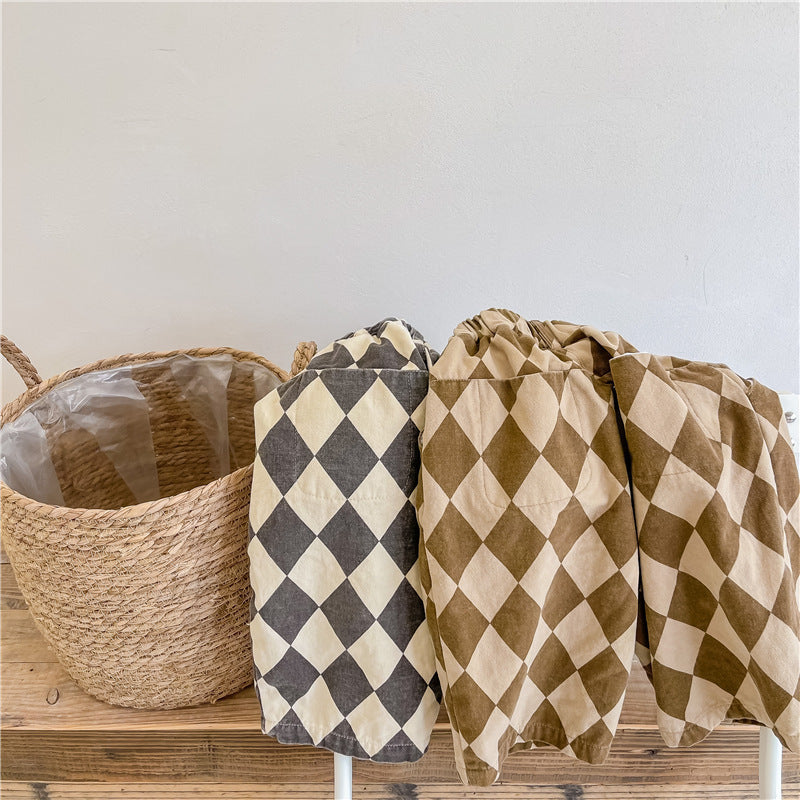 ゆったりシルエットのカジュアルボトム
