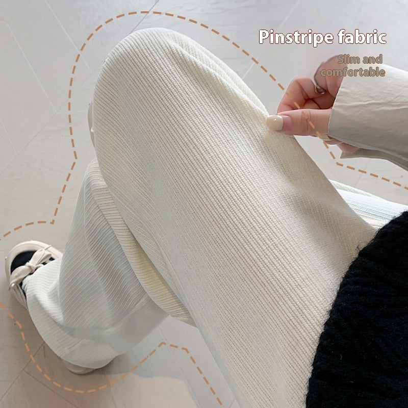 やわらかな生地感が分かるマタニティパンツ　日常使いしやすい肌当たり
