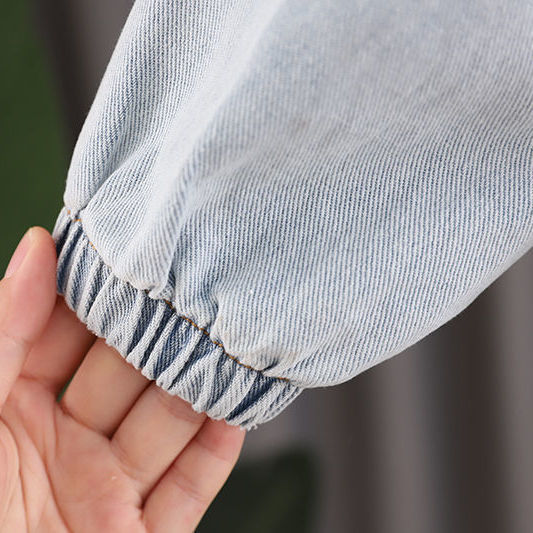 シングルブレスト前開き部分のディテール
