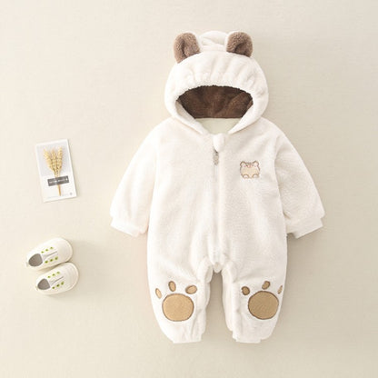 ホワイトの厚手フリース長袖ベビーカバーオール前面デザインの詳細写真
