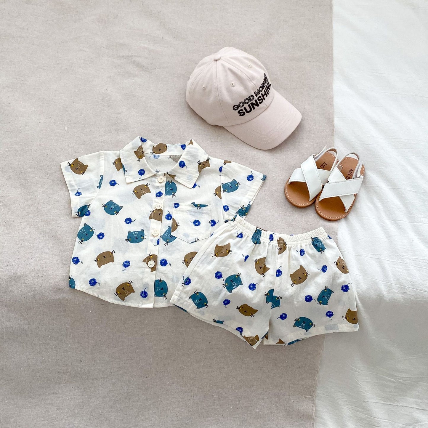 さらっと涼しくきちんと可愛い 男の子半袖襟付きシャツ上下セット 子ねこ＆スターラブ柄 コットン素材 73~110cm