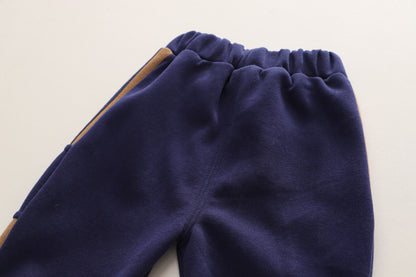 通園やおでかけに活躍する男の子長袖ジャケットとパンツセット
