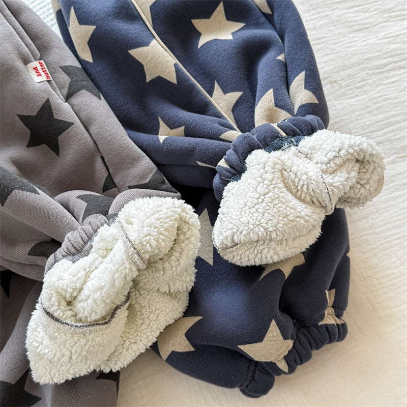 秋冬用として厚みのある裏起毛星柄パンツ2本を重ねたフラットレイ
