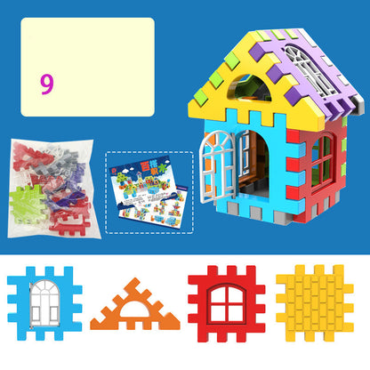 9ピースのブロックで組み立てた小さな家と透明バッグ型パッケージを並べたコンパクトセットの紹介画像
