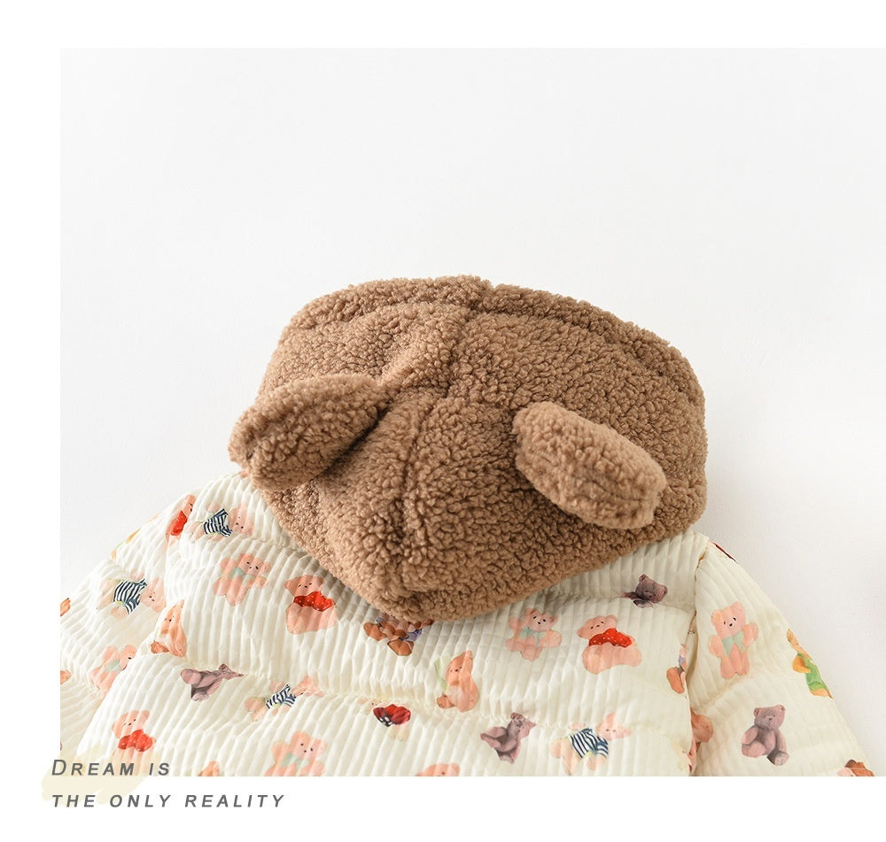 耳付きフードの冬用ベビーコート
