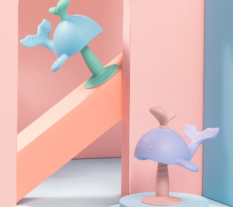 自立ベース付き くじらシリコン歯固め（歯がため）撮影スタイリング イメージ
