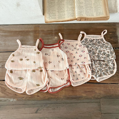 さらっと薄手で夏に涼しい 子どもキャミソールパジャマ上下セット デンマーク風フラワー&カートゥーン柄 コットン 66~100cm