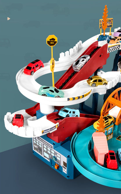 最上階からスタートした車がスロープを一気に駆け下りる様子を横から撮影した写真
