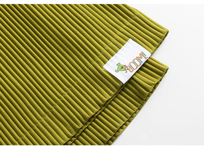 タグ部分が分かるマタニティパンツのディテール
