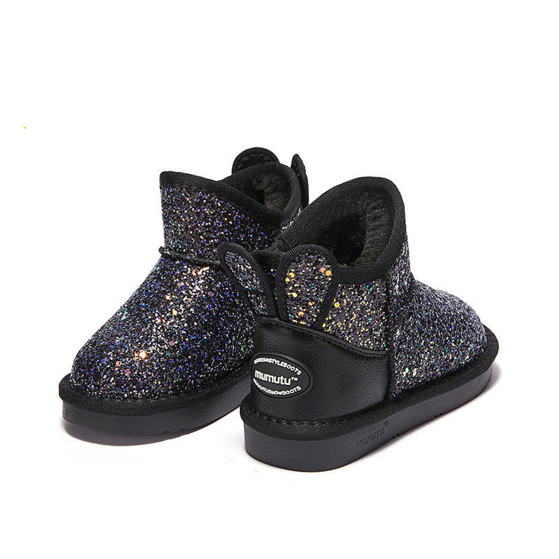 ブラックカラーの子ども冬用ブーツ横向き画像
