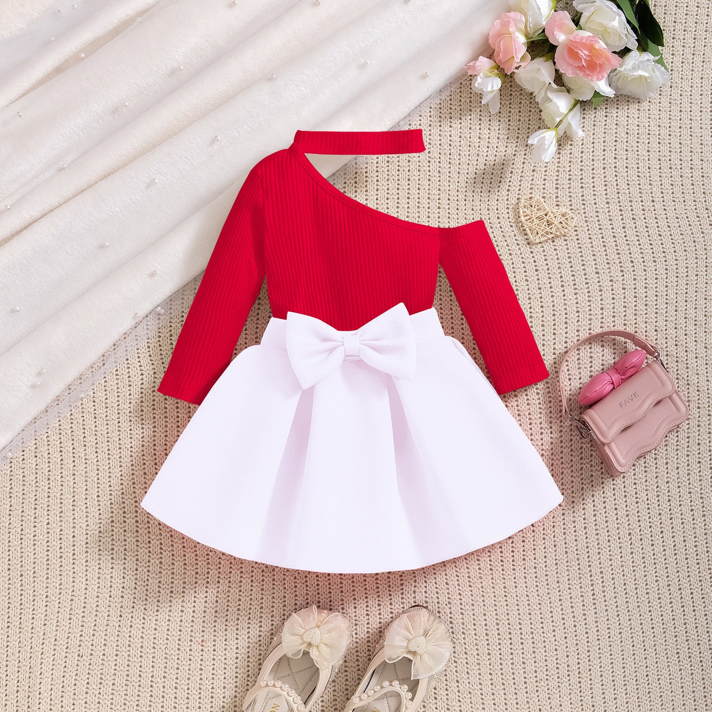 生地の質感とステッチが分かるトップスディテール写真
