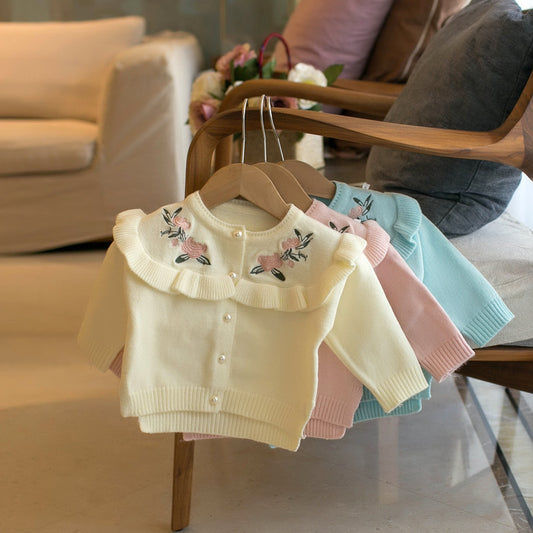 花刺繍入りクルーネックベビーカーディガン ミルキーホワイト
